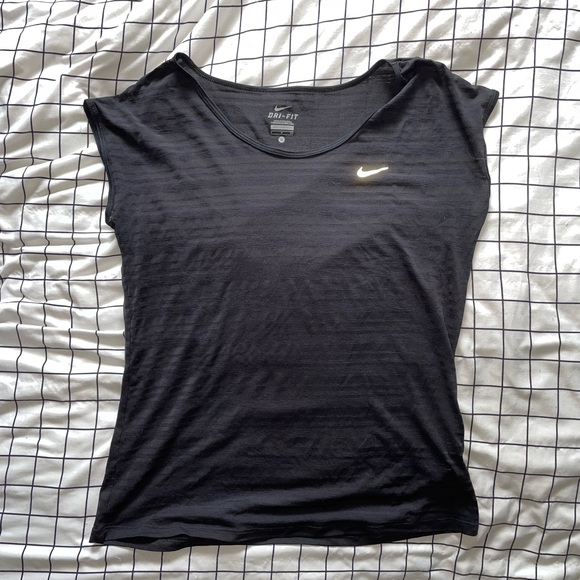 Nike Black Workout Shirt - Picture 4 of 5